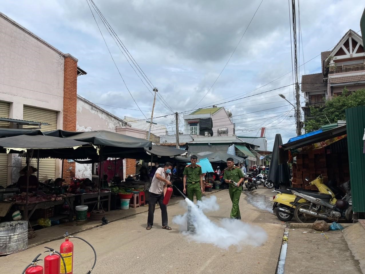 CHỢ 2